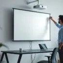 découvrez comment installer facilement votre vidéoprojecteur epson bureautique dans votre bureau grâce à notre guide étape par étape simple et rapide.