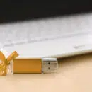clé USB personnalisée en bois