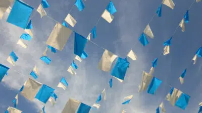 L'avantage des décorations lors d'événements marketing et comment sélectionner un fabricant de guirlande publicitaire