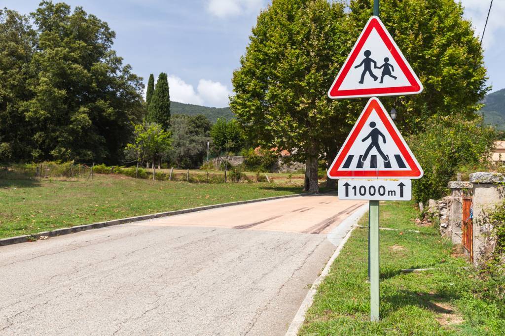 signalisation renforcée panneau école