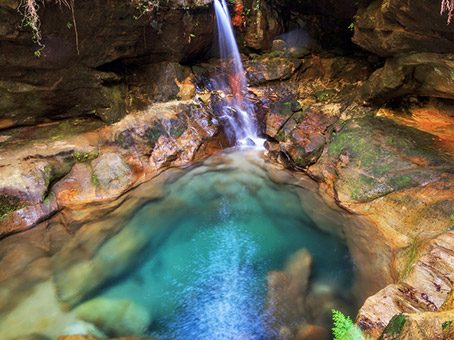 piscine naturelle dans le parc national isalo