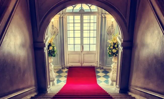 Dérouler le tapis rouge